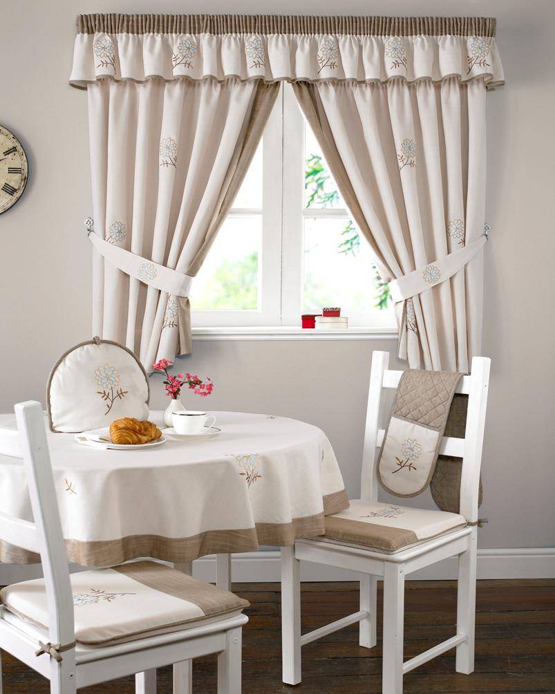 GENEVA KITCHEN TEXTILE RANGE - Net Curtain 2 Curtains